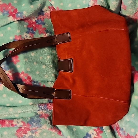 Dooney and Bourke Red Suede Bag - Picture 4 of 17